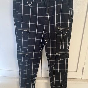 Hot Topic Black and White Cargo Pants